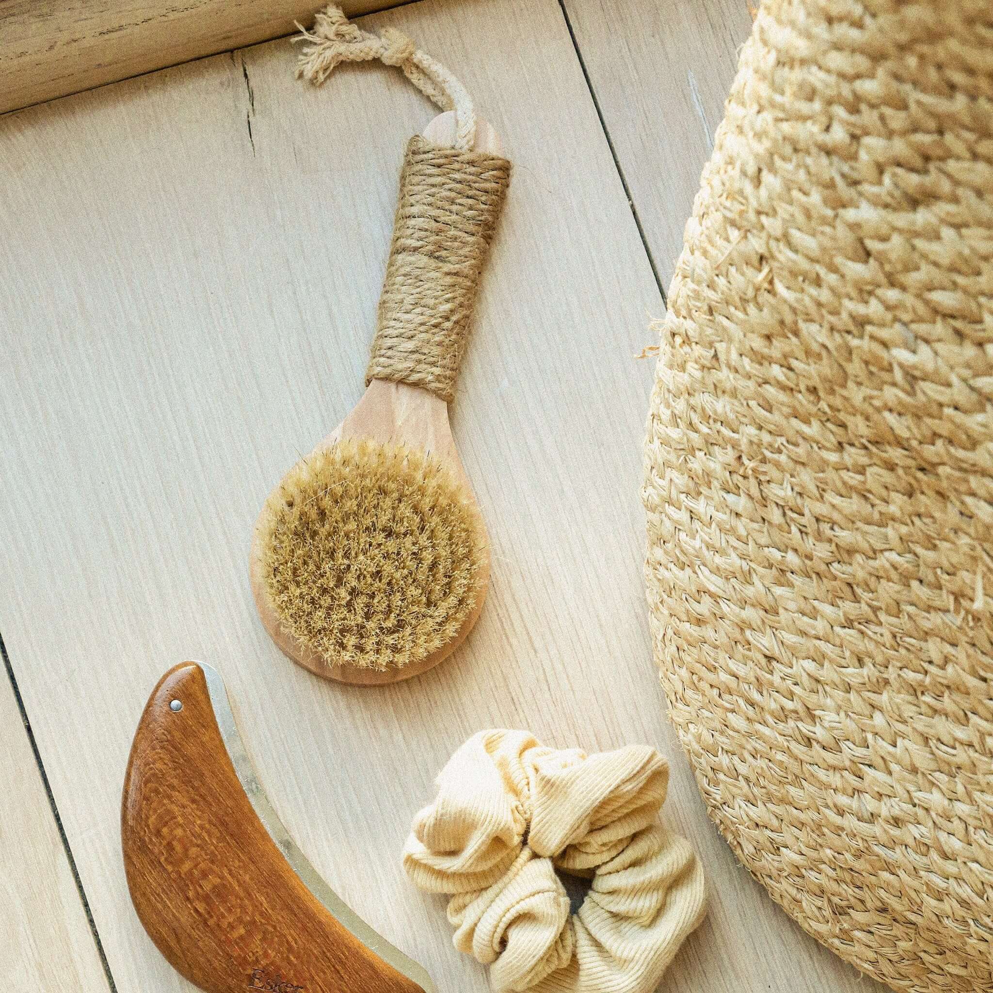 Esker Natural Bristle Dry Brush